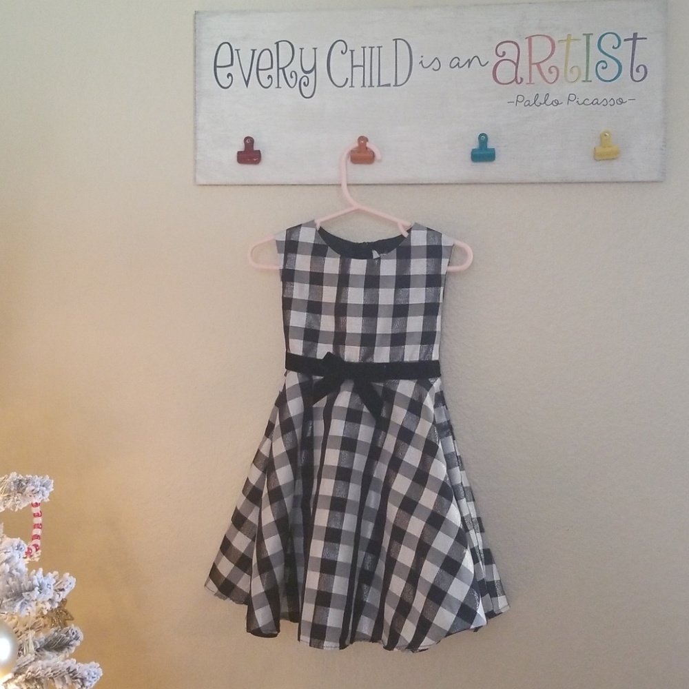 Girl's party dress